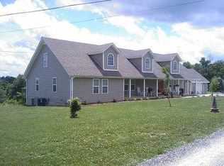 9395 Henry Ln, Lesage, WV 25537