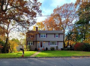 4 Knollwood Dr, Vernon, CT 06066