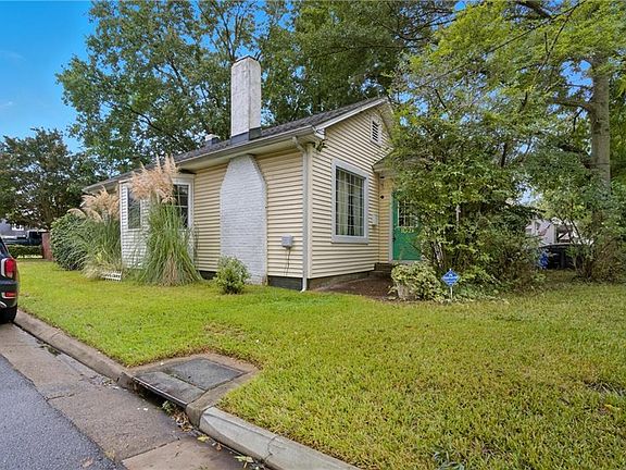 3rd image of 1021 Green St