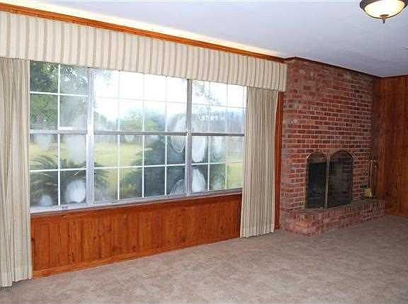 5th image of 131 E Caldwood Dr