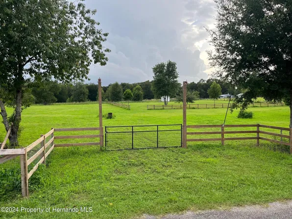 5335 La Pine Rd, Brooksville, FL 34602