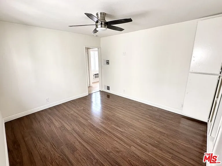 7209 Willoughby Ave #10 — Photo 9