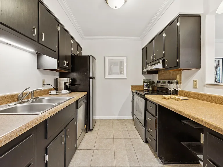 1302 Dr Martin Luther King Jr Blvd #32 — Photo 14