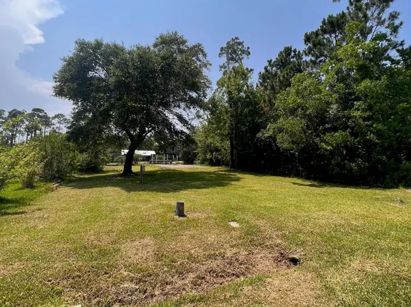 3463 Bayou Dr, Pass Christian, MS 39571