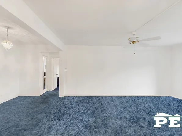 2425 Haring Street image 5 of 28