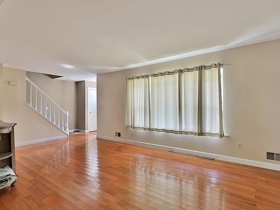 357 Elm Ln Brick NJ 08723 USA-print-003-