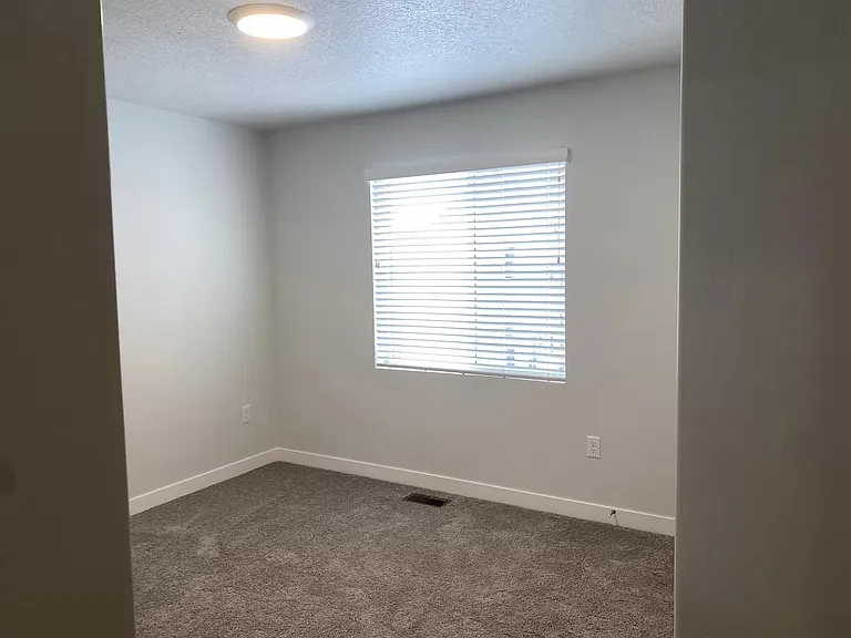 3525 S 4250 W — Photo 12