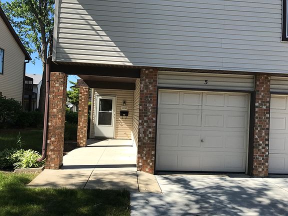 2nd image of 1325 Kingsbury Dr #345
