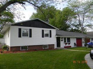 1802 E Howard St, Pontiac, IL 61764