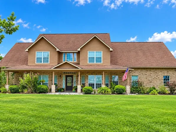 307 Standing Oaks Ln, Sealy, TX 77474