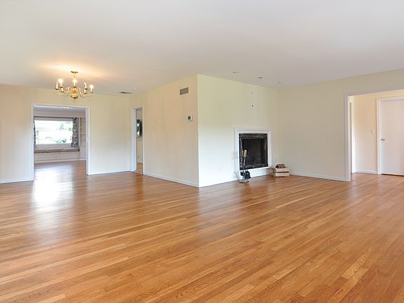 3rd image of 437 Orienta Ave