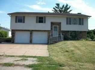 602 3rd St, Sherrard, IL 61281