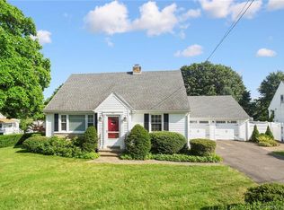 725 Old Stratfield Rd, Fairfield, CT 06825