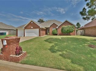 11841 SW 3rd St, Yukon, OK 73099