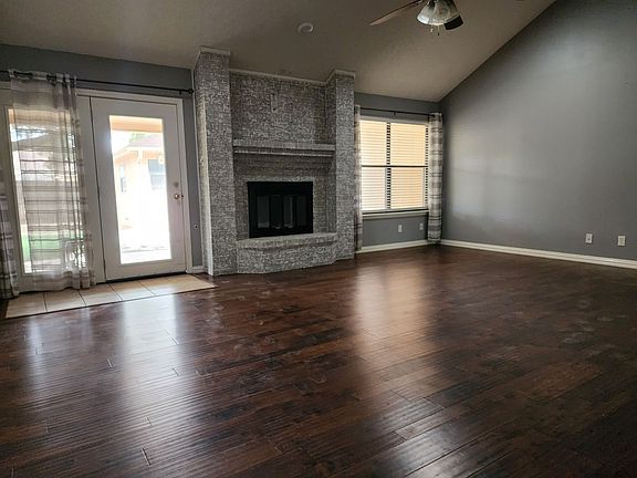 2nd image of 3426 Cedarhill Dr