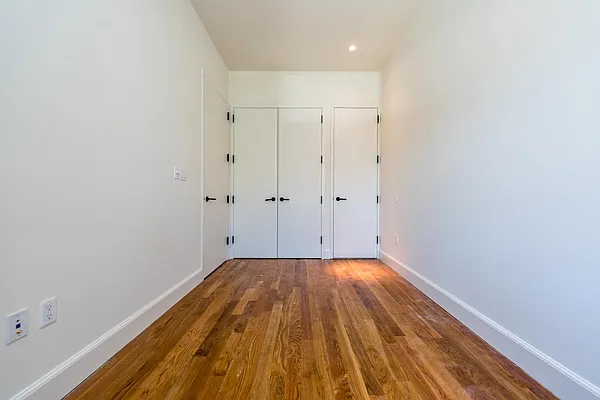 Rented by Nooklyn NYC LLC | media 119