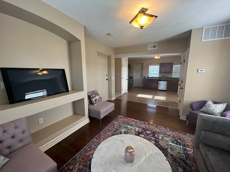 3007 Jackson St — Photo 16
