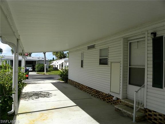 5th image of 228 Peach Palm Ln