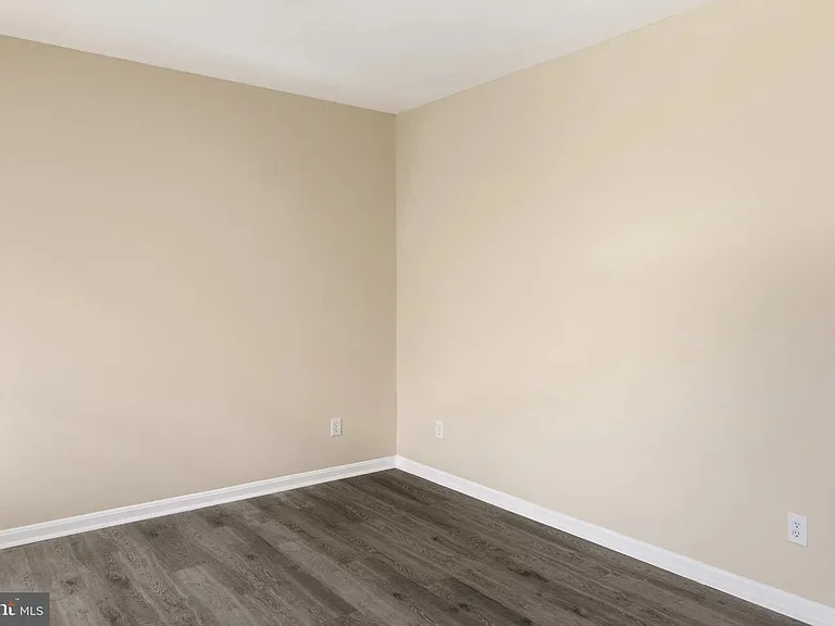 4704 Denview Way — Photo 7