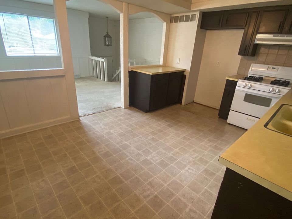 2823 N 81st Ct, Kansas City, KS 66109 Zillow