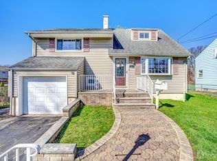 7 Brookside Ct, Colonia, NJ 07067