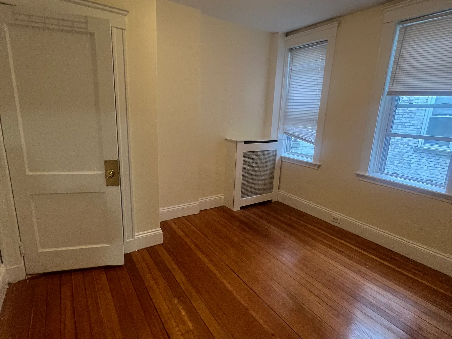 2 bed, 1.0 bath, $2,500 — Photo 4