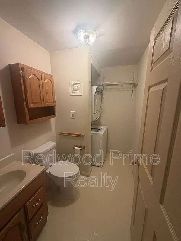 4 bed, 2.0 bath, $1,100 — Photo 3