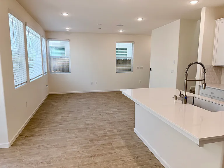 1509 Vintage Ave — Photo 4