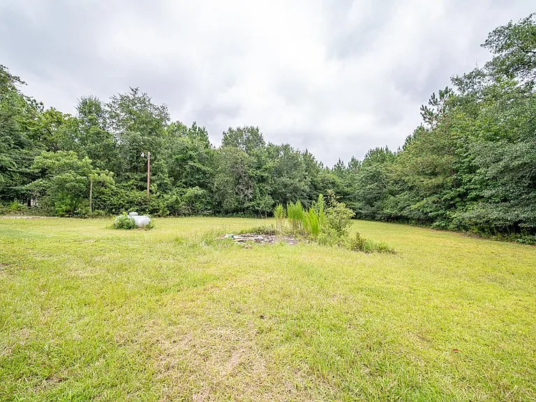 70 Shephard Dr — Photo 32