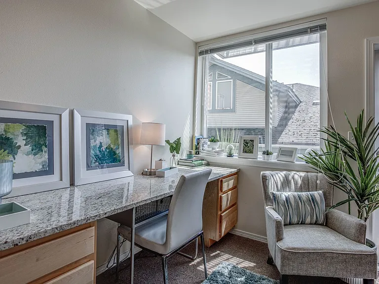 Studio Apartments near Fremont and Wallingford — Photo 6