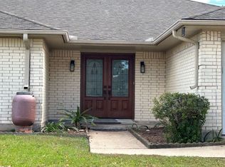 2901 Crane Dr, Pearland, TX 77581