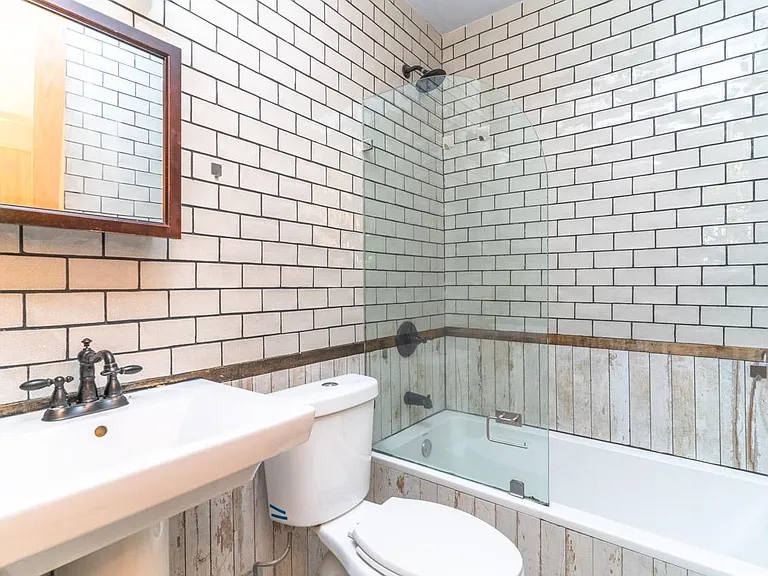 212 Starr St #2R — Photo 7