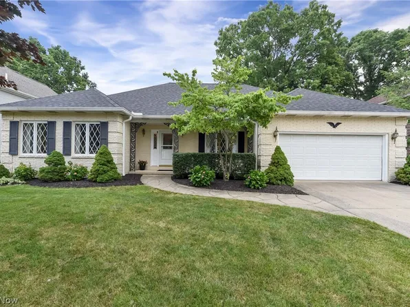 3905 Kings Mill Run, Rocky River, OH 44116