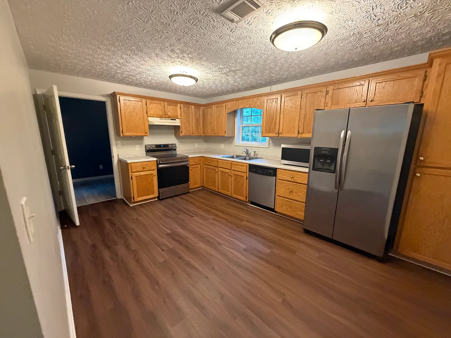 2 bed, 1152 sqft, $1,500 — Photo 4