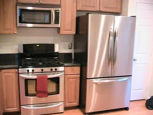 3 bed, 2.5 bath, $3,200 — Photo 4