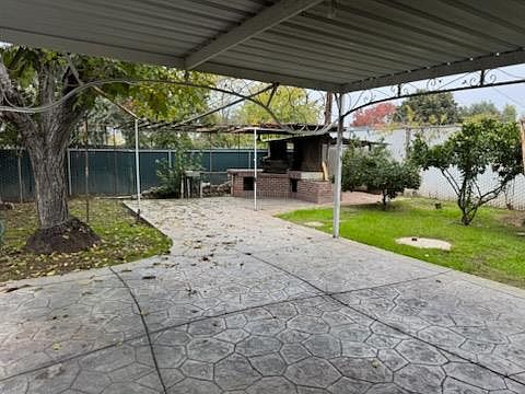 5th image of 5225 E Belmont Ave