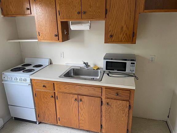 2nd image of 15 Sunbeam Ct #1