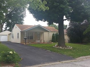 11030 Saint Ambrose Ln, Saint Ann, MO 63074