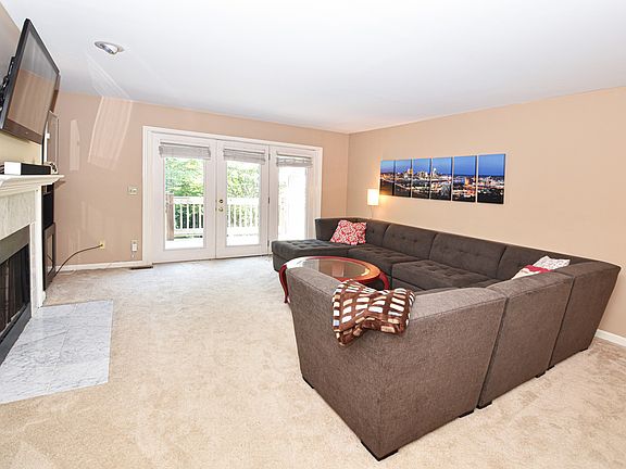 3rd image of 600 Delta Ave Unit 5