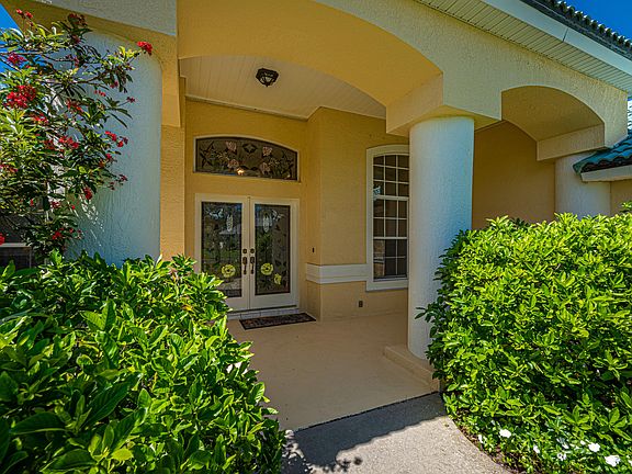 5th image of 312 Island Dr