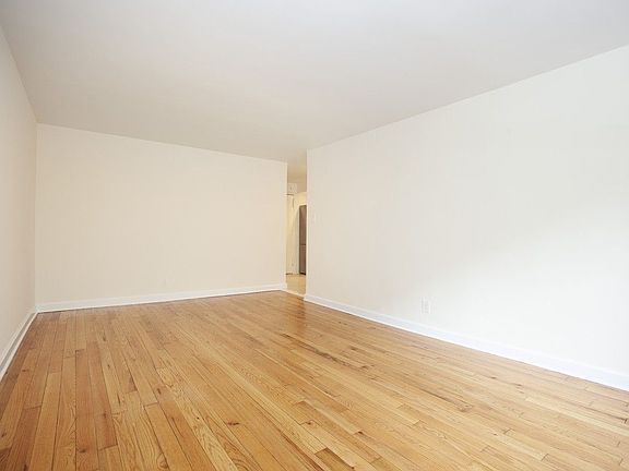 2nd image of 6515 Yellowstone Blvd APT 2D