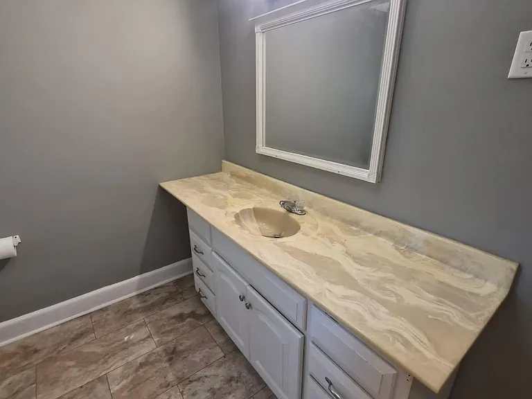 465 Winsley St #1 — Photo 4