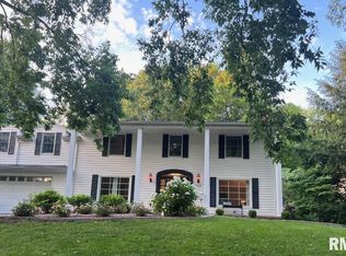 1709 Outer Park Dr, Leland Grove, IL 62704