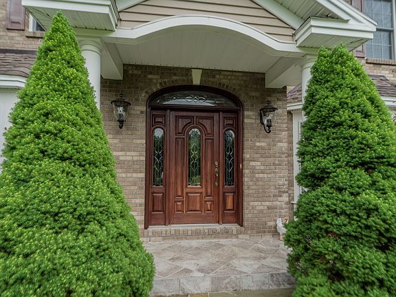 2nd image of 25 Preserve Way