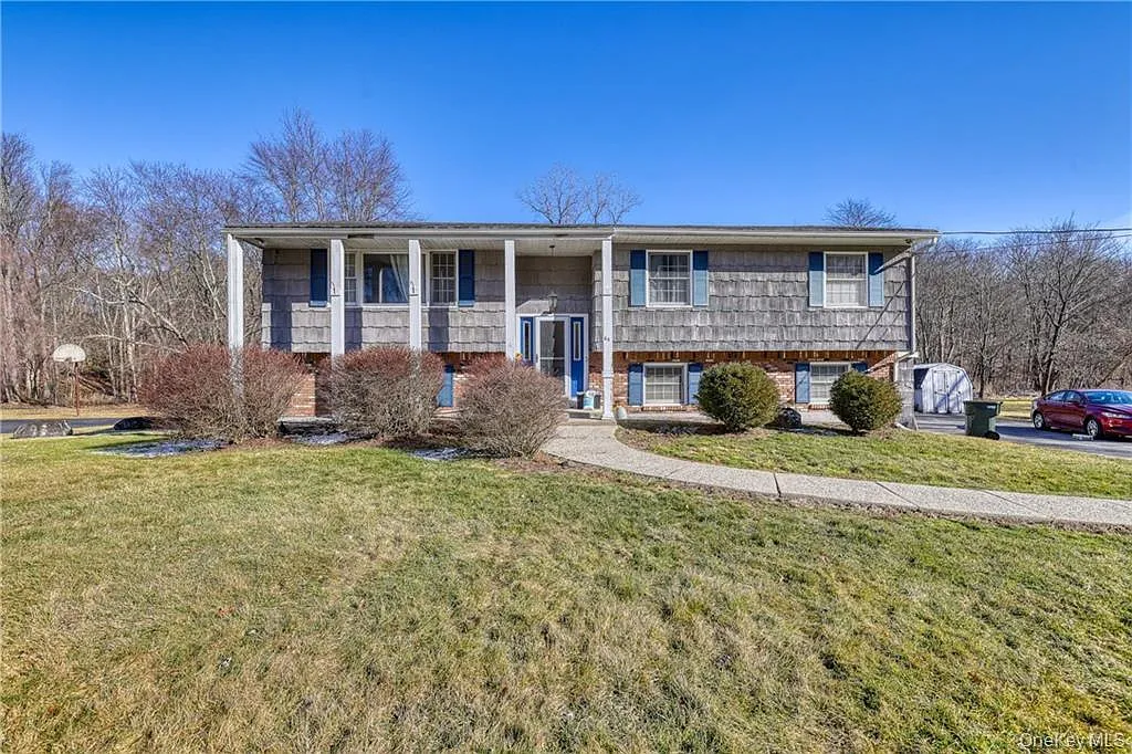 64 Bayberry Drive photo 1