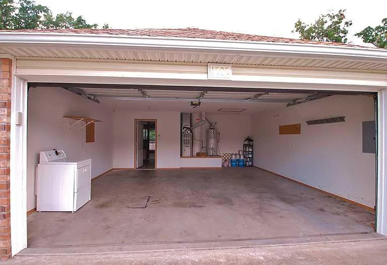1505 Crescent St — Photo 4