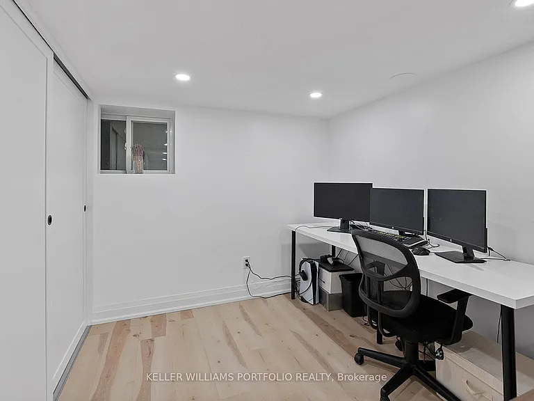 28 Tiverton Ave — Photo 36