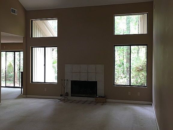 3rd image of 13 Arrow Wood Ct