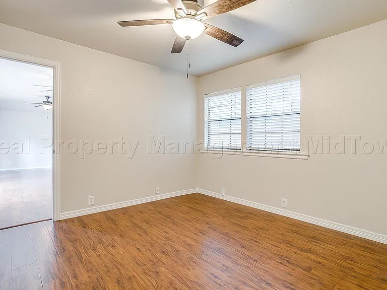 1813 Thomas Pl — Photo 26