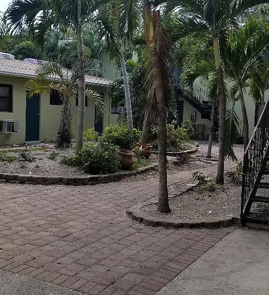 1113 SW 15th Ter #11 — Photo 2